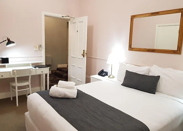 Standard Queen Room
