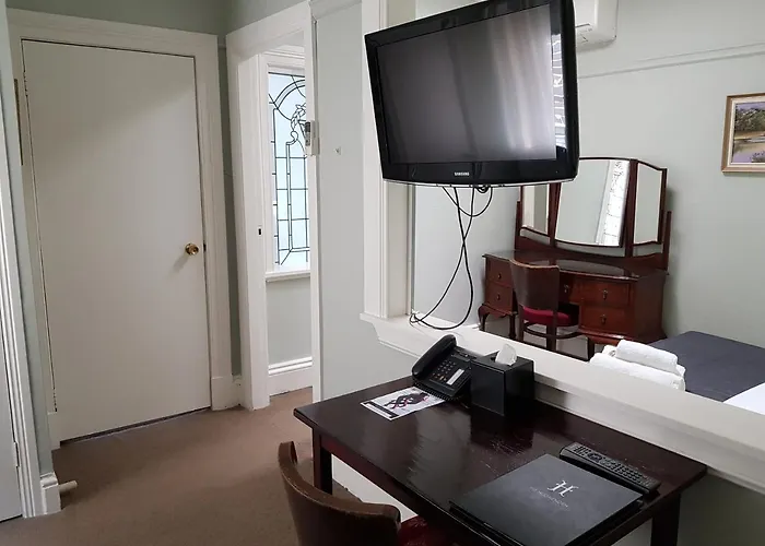 Queen Suite